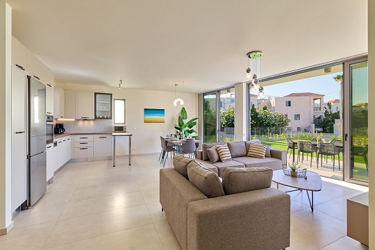 Beach and tree trunk